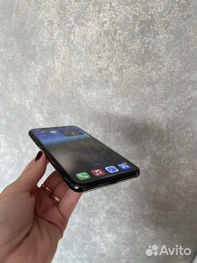 iPhone X, 64 ГБ