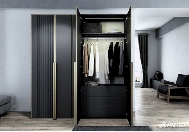 Маленький шкаф для студии