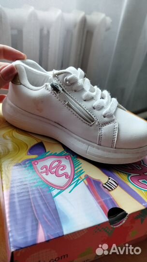 Кроссовки для девочки 27 размер