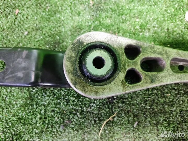 Опора двигателя нижняя volkswagen Caddy 4 2019