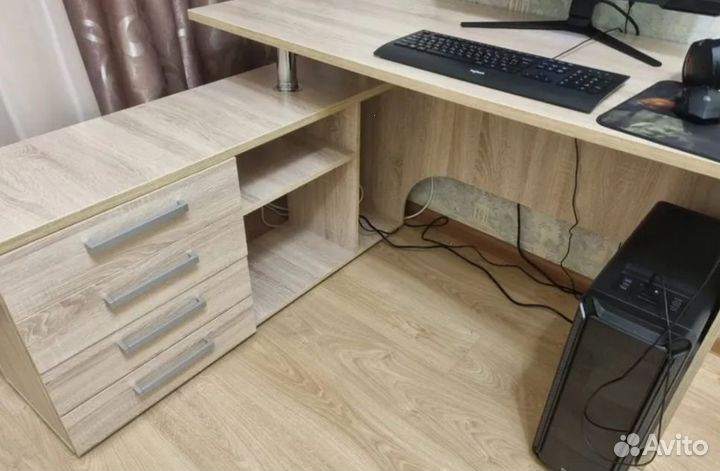 Стол компьютерный новый угловой