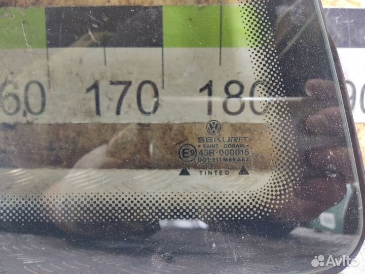 Стекло кузовное глухое заднее правое Volkswagen Po