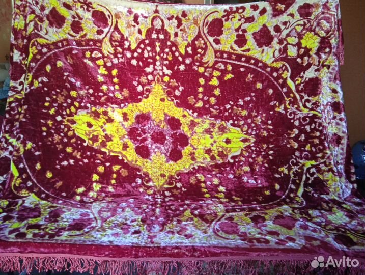 Скатерти плюшевые и шелковые СССР ГДР винтаж