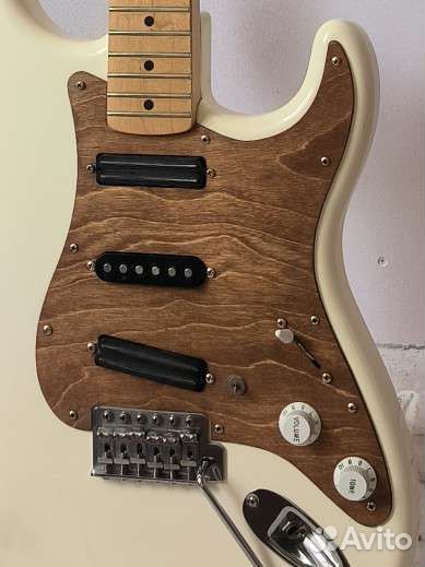 Пикгард stratocaster деревянный