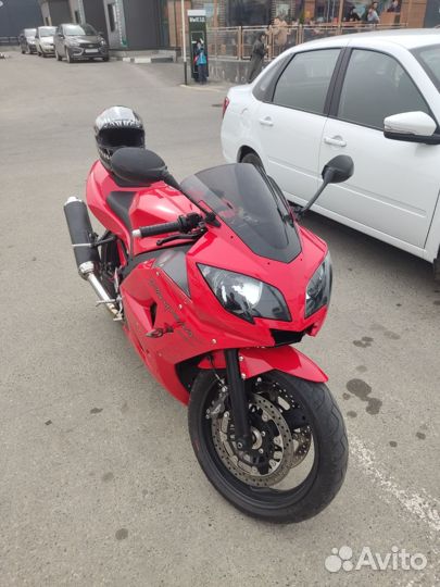 Продаю спортбайк Триумф 650