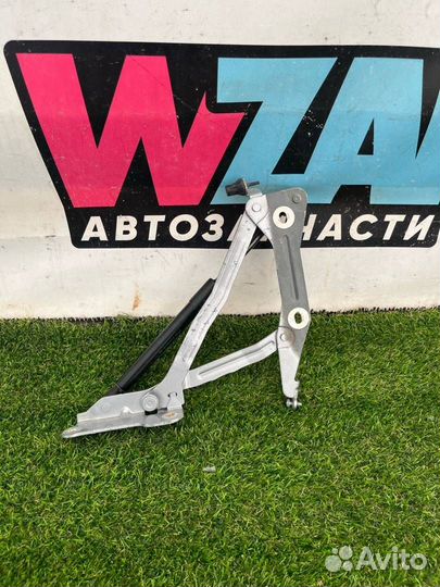 Петля крышки багажника правая Ford Mustang 6 рест