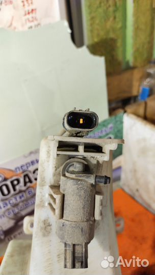 Бачок омывателя Kia Rio 4