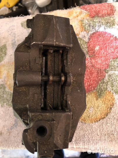 Тормозной супорт передний