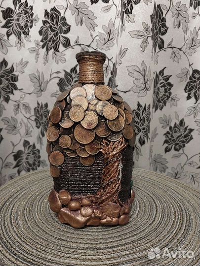 Бутылочка из монет