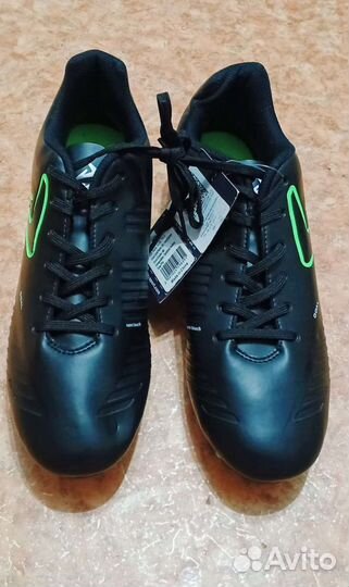 Футбольные бутсы новые