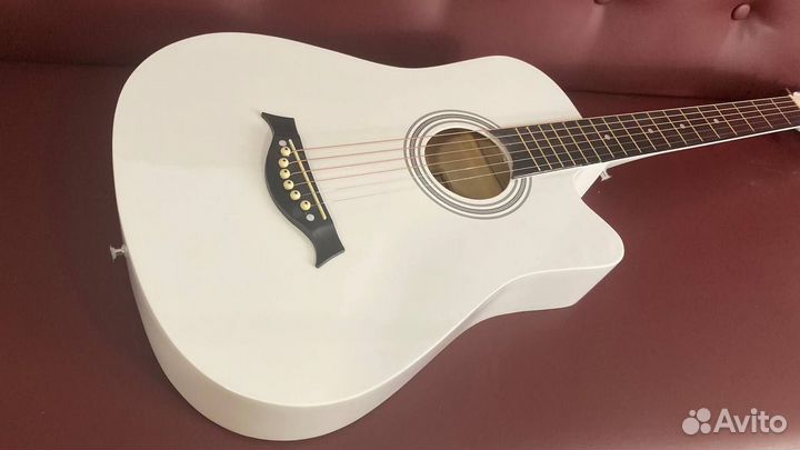 Акустическая гитара