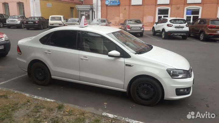 Инструктор по вождению