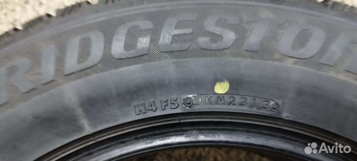 Bridgestone Blizzak Spike-01 225/65 R17