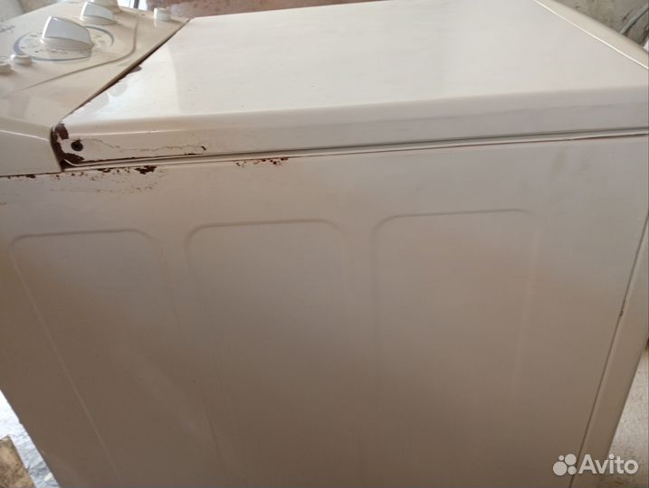 Стиральная машина с вертикальной загрузкой