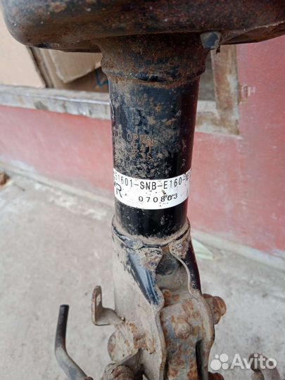 Амортизатор и поворотный кулак Honda civic 4d