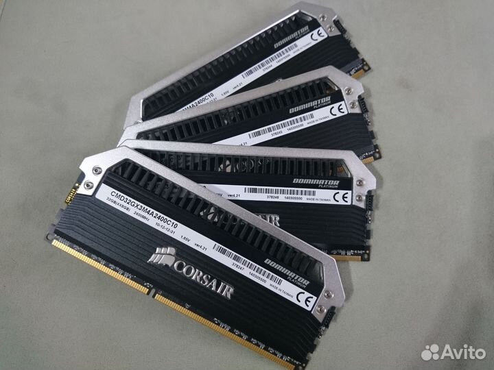 Corsair Dominator Platinum DDR3 32G 2400Mhz