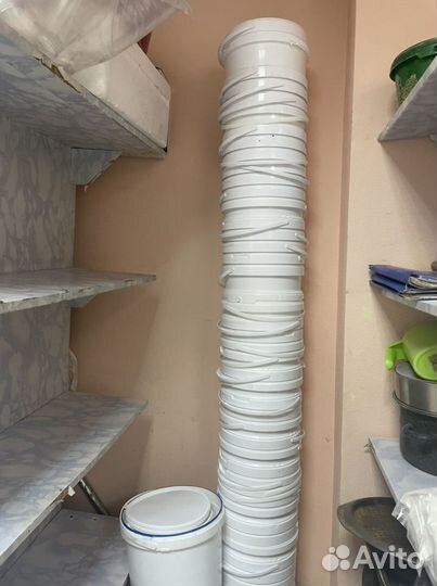 Ведро пластиковое с крышкой