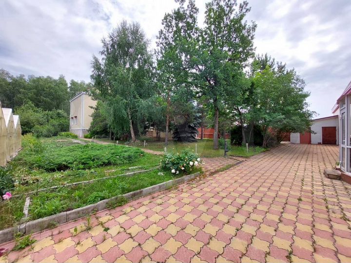 Дом 600 м² на участке 100 сот.