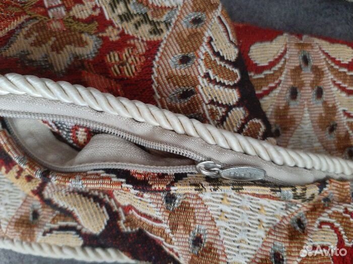 Подушки и наволочки декоративные б/у