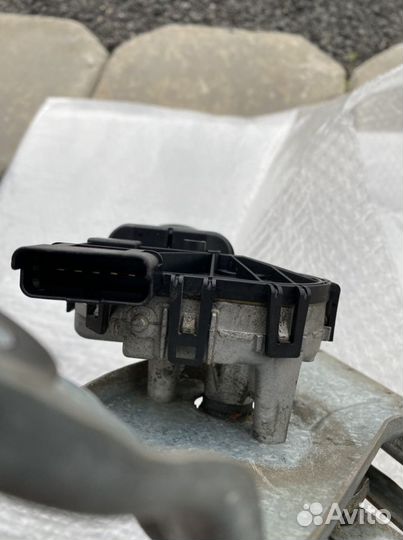 Трапеция стеклоочистителя Renault Logan 1