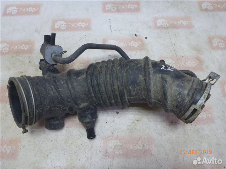 Патрубок воздушного фильтра Toyota Rav4 ACA30