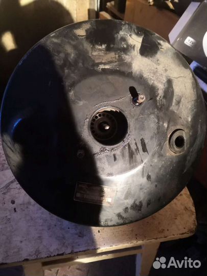 Главный тормозной цилиндр и вакуумный усилитель на