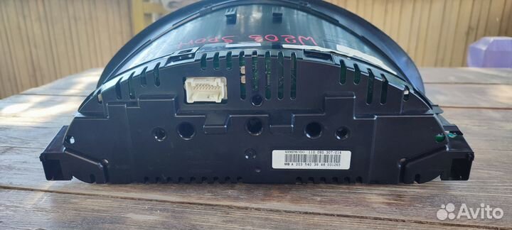 Приборная панель Mercedes-Benz C W203 M271 2005