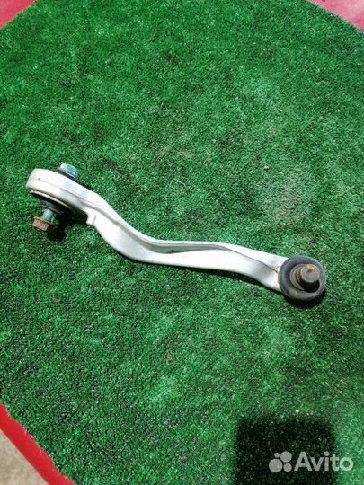 Рычаг подвески верхний задний левый Passat B5 Audi