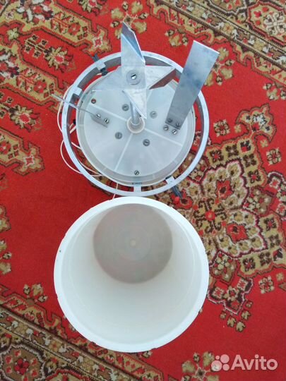 Продам электрическую маслобойку