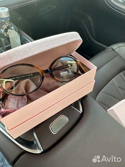 Солнцезащитные очки miu miu