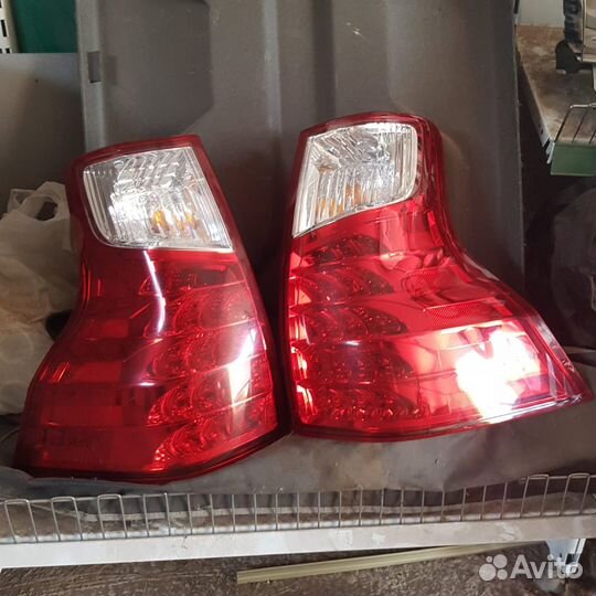 Стоп сигналы Lexus GX460