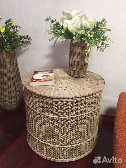 Плетёная корзина круглая,тумба, столик