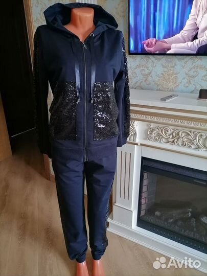 Женский спортивный костюм (новый) р-р 50