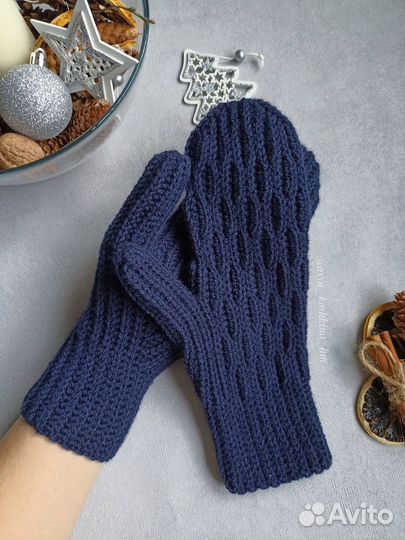 Варежки вязаные женские