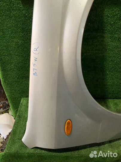 Крыло переднее правое Mazda Familia BJ5P