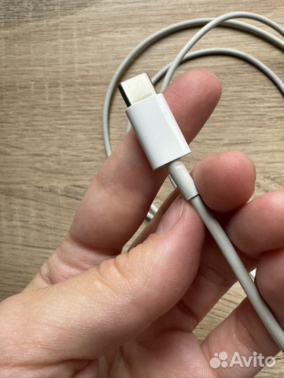 Кабель Apple USB Type-C - Lightning