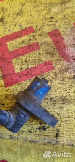 Датчик abs передний правый Toyota Carina AT211