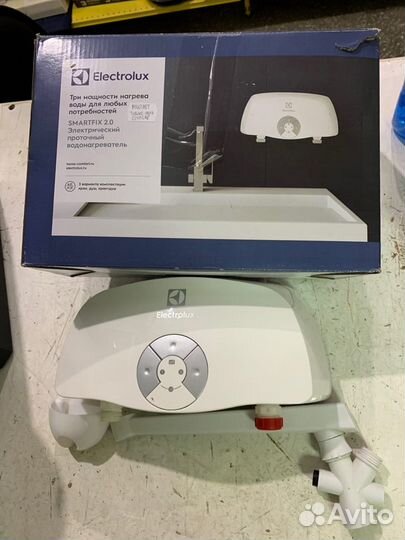 Проточный электрический водонагреватель Electrolux