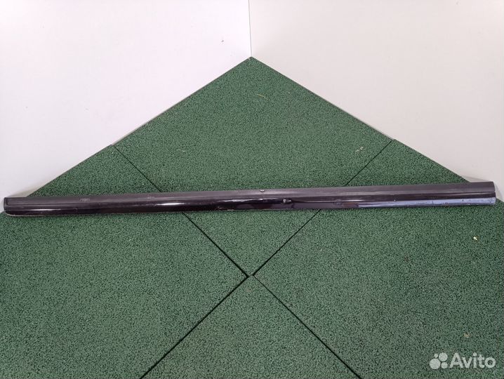 Молдинг передней левой двери VW Passat B7