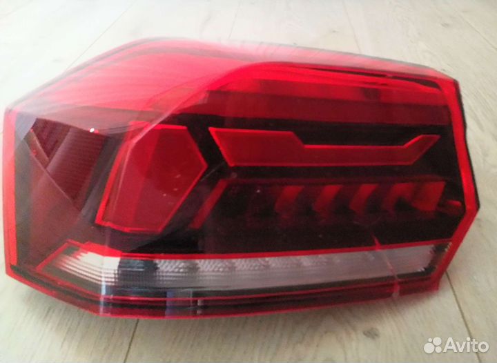 Фара левая для volkswagen polo 2021 года 6N5945095