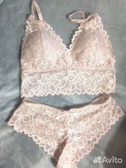Новый кружевной комплект белья 42-44