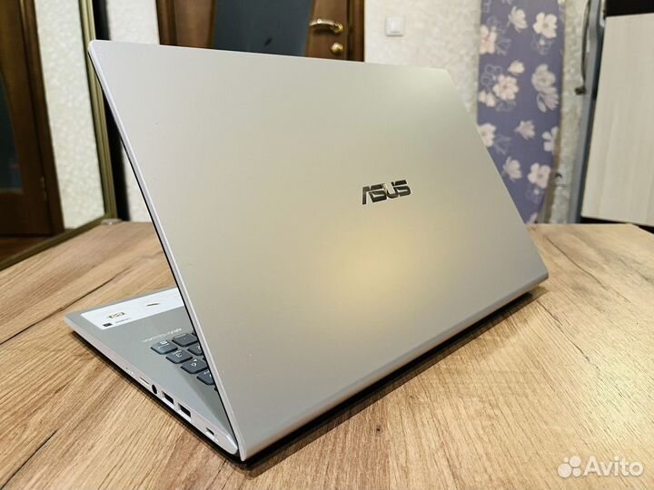 Как Новый Asus 15.6