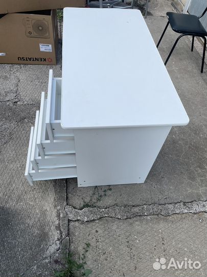 Письменный стол