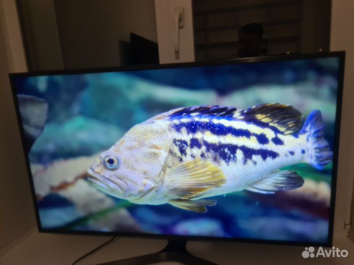 Топовый телевизор Sansung UE43RU7400U