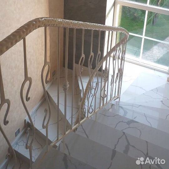 Лестница из искусственного камня кварц акрил