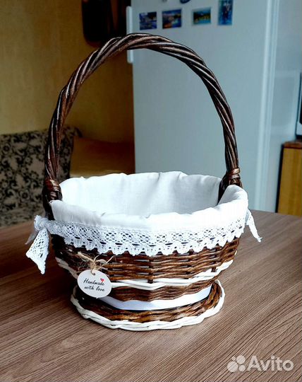 Конфетница корзинка плетёная из бумажной лозы