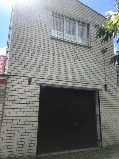 Гараж, > 30 м²