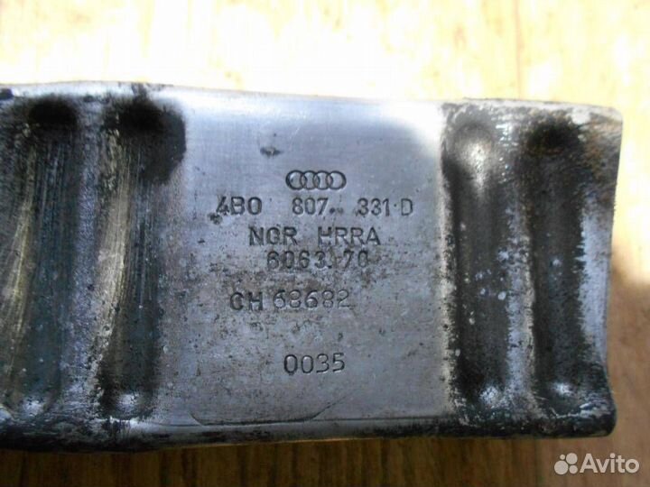 Кронштейн усилителя заднего бампера левый Audi A6