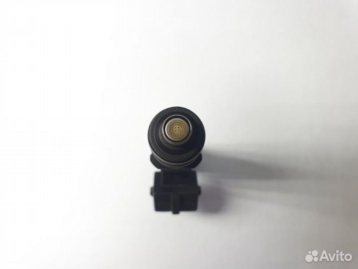 Форсунка топливная Opel Corsa D A12XER