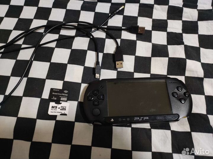 Sony PSP street e1008 Прошитая (64 гб)